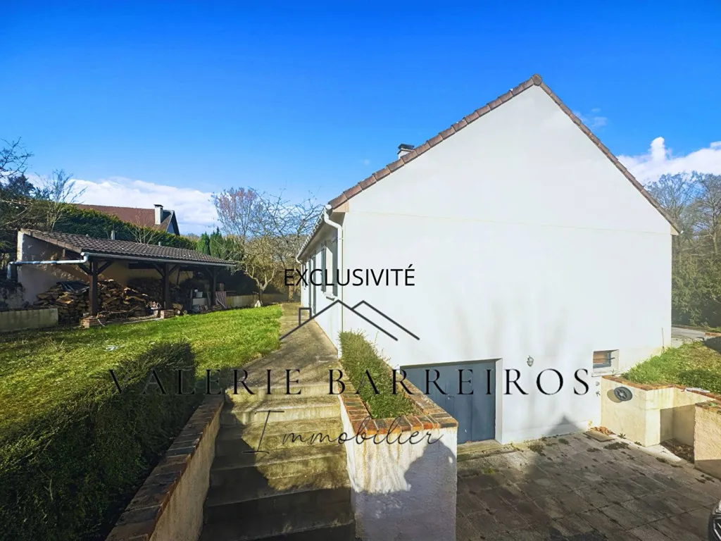 A acheter charmante maison de 90 m² édifiée sur un terrain de 1333 m² sur la commune de SOTTEVILLE SOUS LE VAL