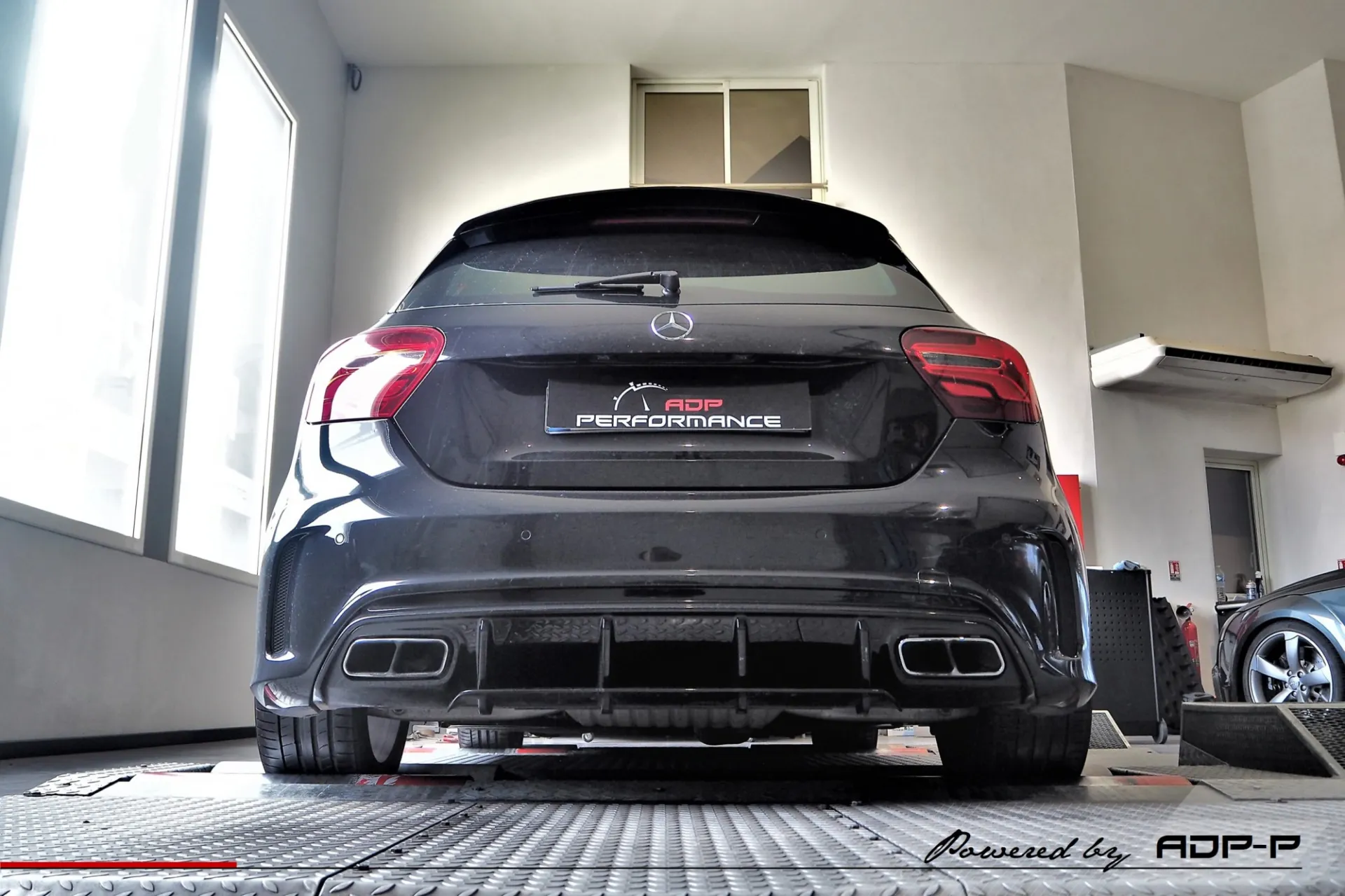 Reprogrammation moteur Marseille - Mercedes A 45 AMG 381cv - ADP Performance