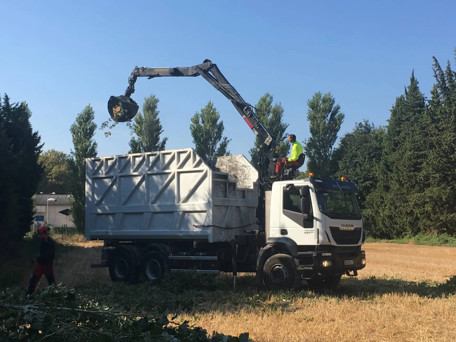 Élagage près des lignes électriques dans le Vaucluse