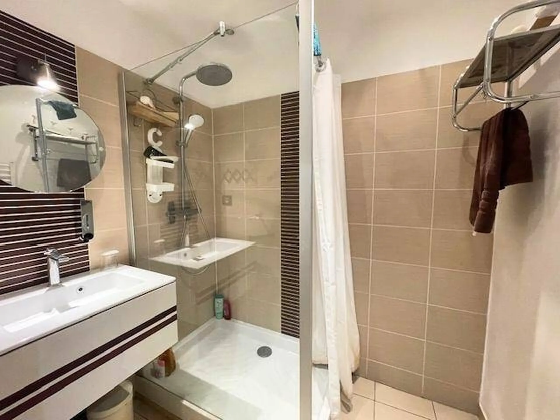 A Vendre Confortable maison de ville de 230 m²