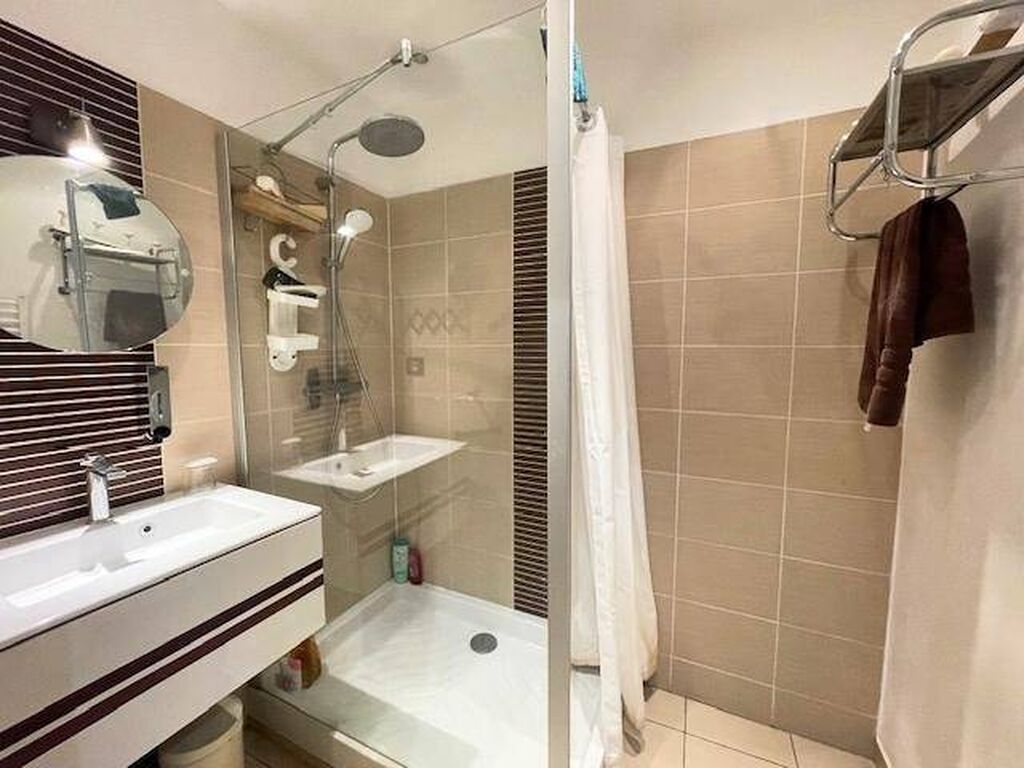 A Vendre Confortable maison de ville de 230 m²