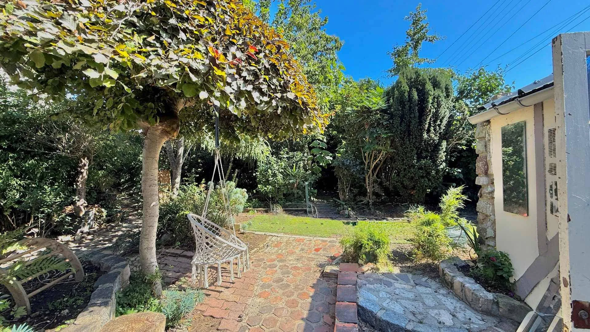 Terres Et Demeures De Normandie – maison à vendre à Dieppe : Opportunité rare alliant situation, confort et jardin de 444 m².