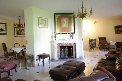 Comme une maison rue D'Alsace à Saint Germain en Laye vous avez la fôret domaniale à proximité de cet immeuble de caractère dans la plus belle ville des Yvelines à l'ouest de Paris