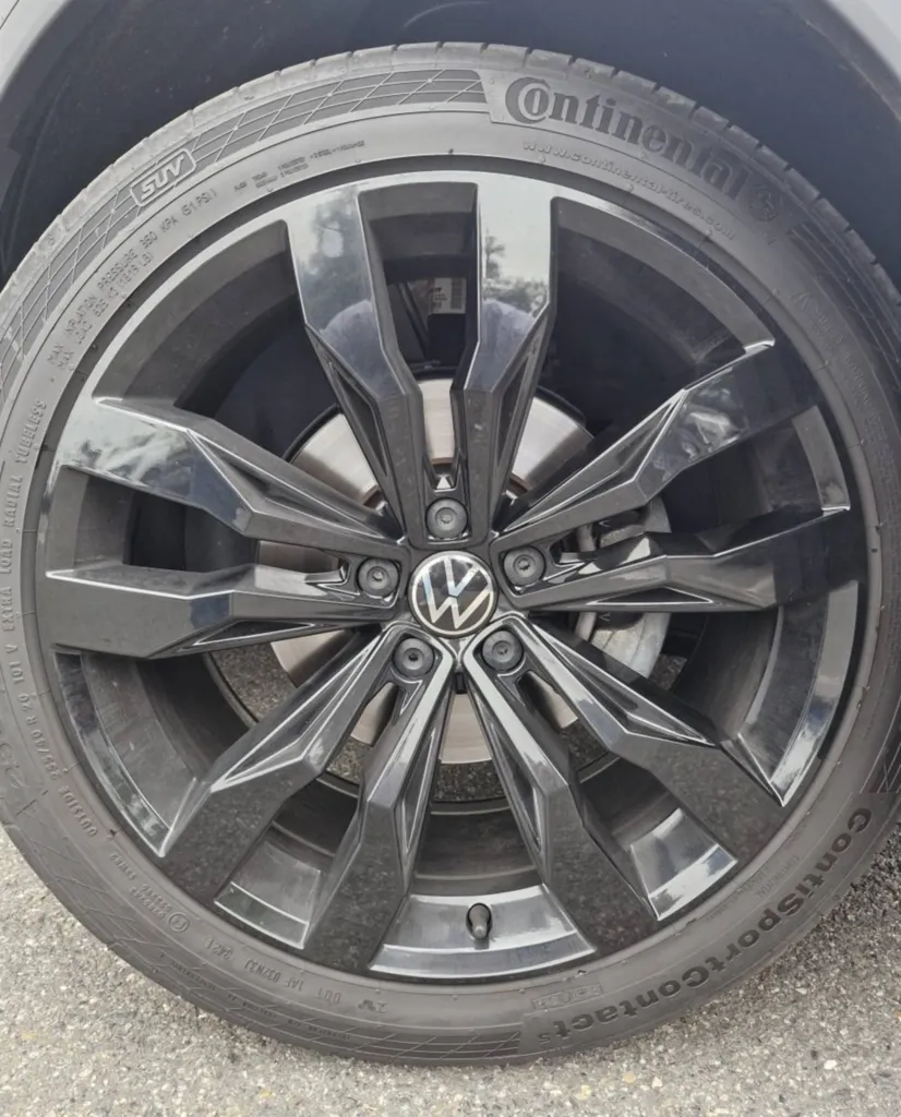 VOLKSWAGEN TIGUAN II 2.0 TDI 150 R-LINE EXCLUSIVE DSG7 OCCASION / ENTRETIEN 100% VW / ATTELAGE ESCAMOTABLE / TOIT OUVRANT / CUIR / CAMERA 360°/ FULL CUIR PRES DE TOULOUSE