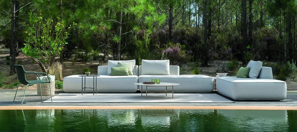 Aménagement extérieur Cap Ferret tendance 2026 avec espace lounge modulable élégant