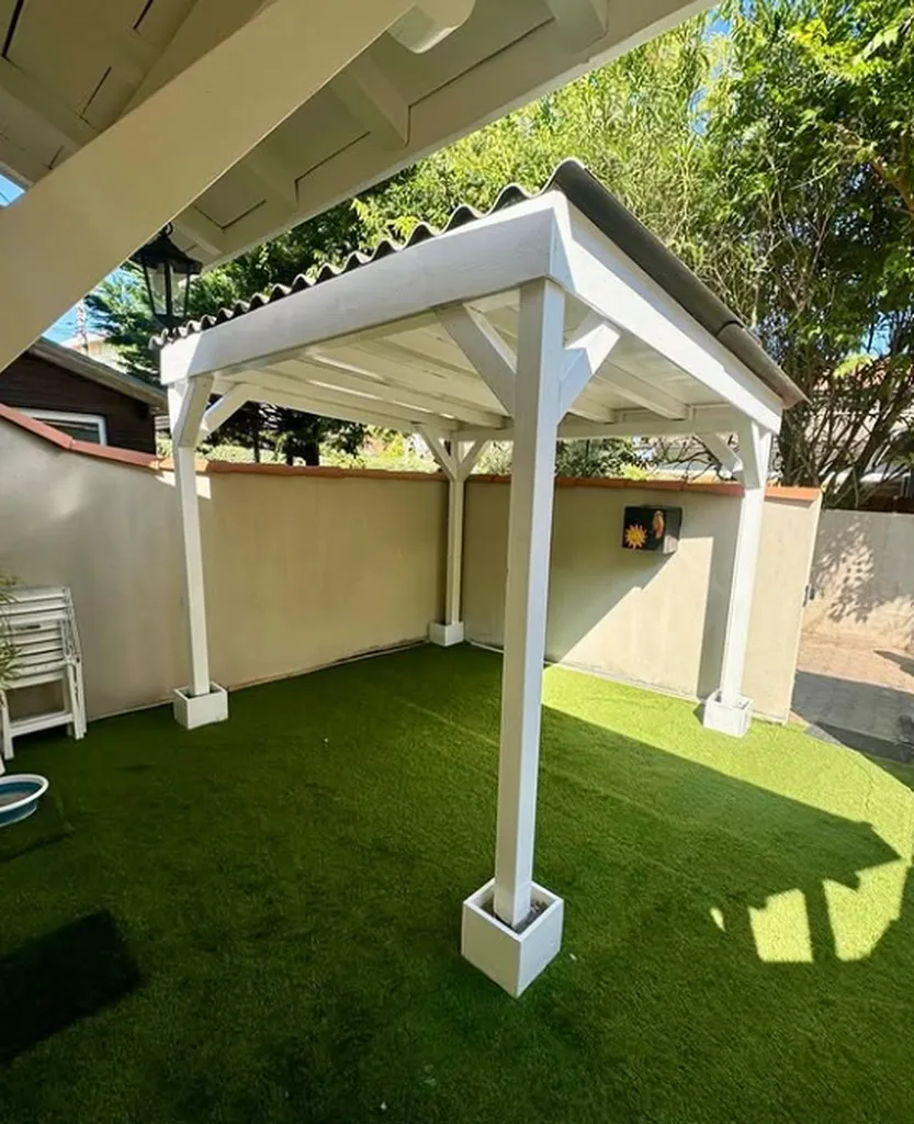 Fabrication d’une pergola en pin traité CL4 : structure durable et installation professionnelle en Gironde