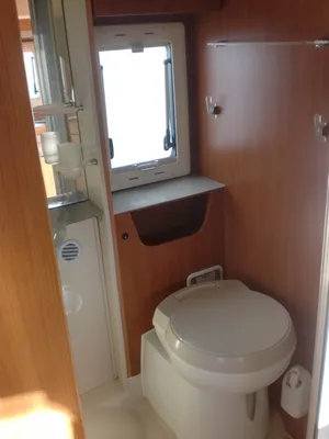 CAMPING CAR CHAUSSON VAR
