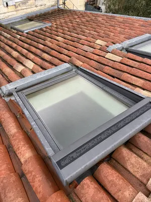 Devis pour pose de fenêtre de toit et Velux par une équipe qualifiée en Gironde