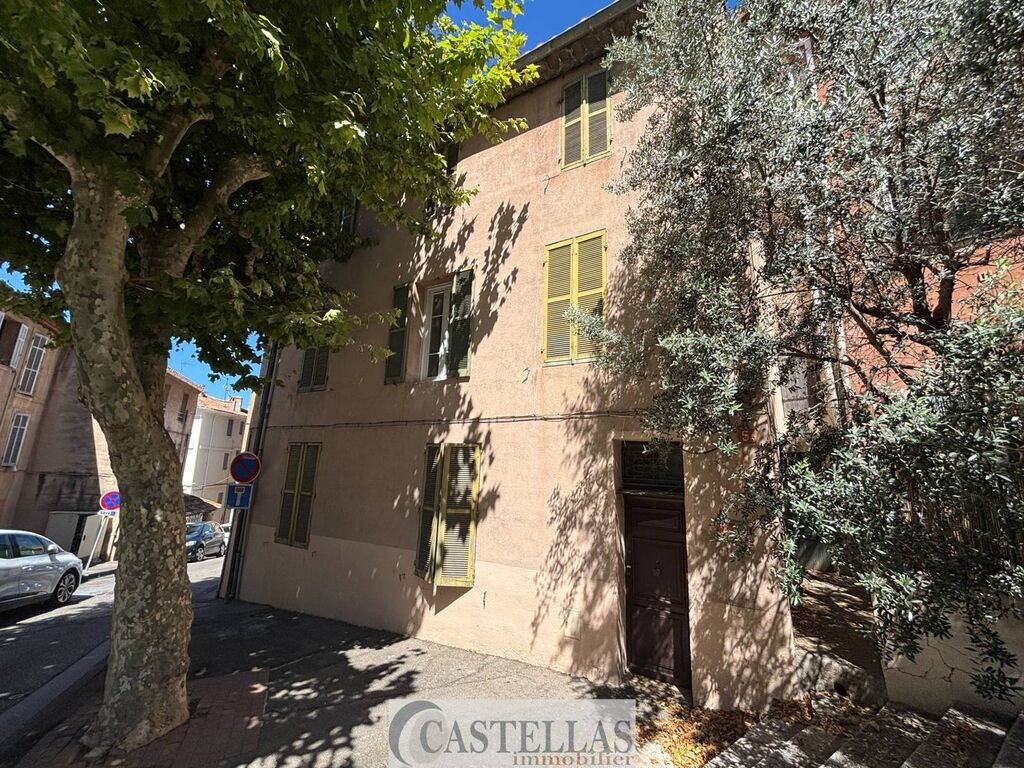 A vendre centre ville proche Eglise Aubagne 