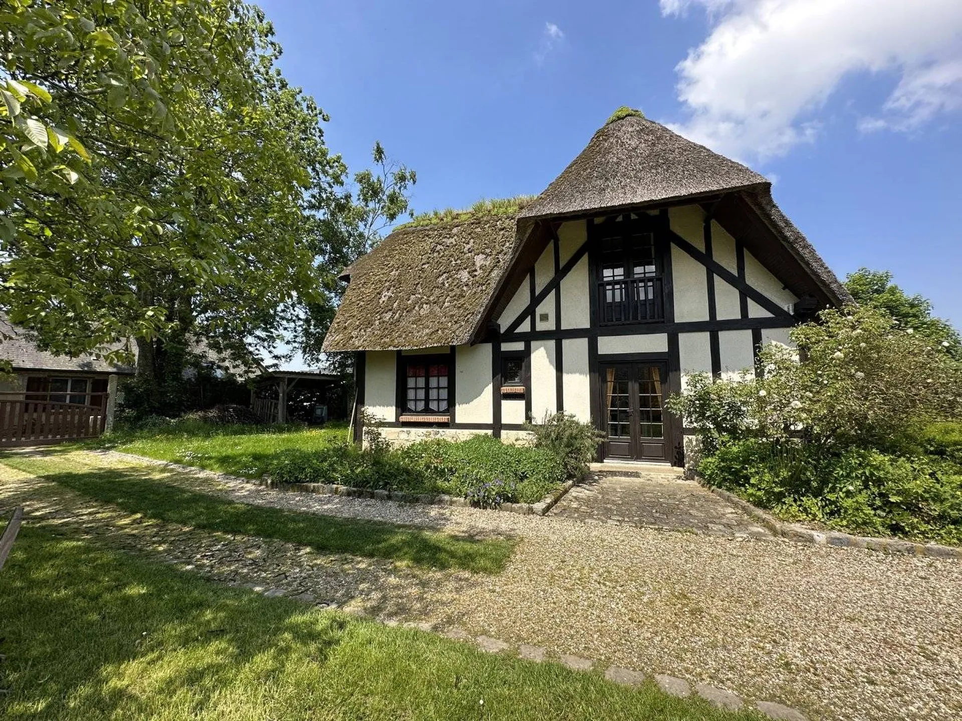 Vends maison de caractère en Normandie dans les boucles de la seine.