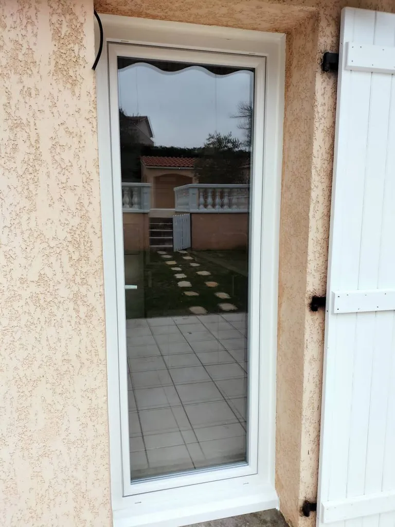 Pose de menuiseries en PVC à Villeurbanne