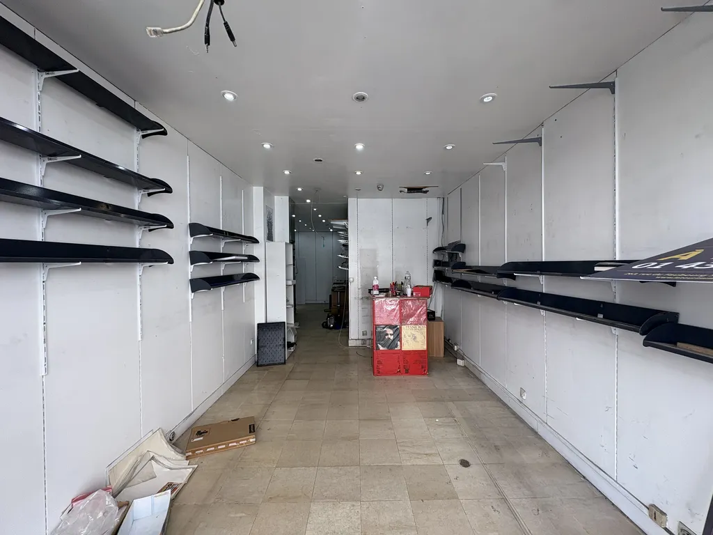 Location - Boutique 31 m², Jourdain, Rue de Belleville 75020 PARIS