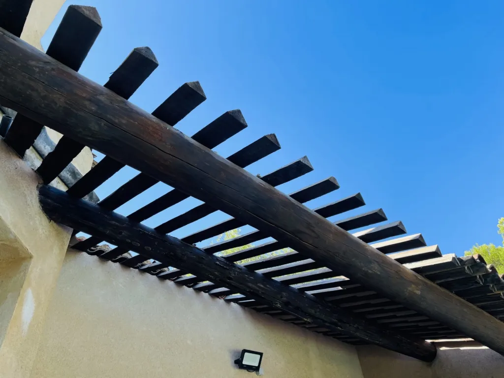 Changement d’une toiture de Auvent d’une maison sur Ventabren près de Aix en Provence