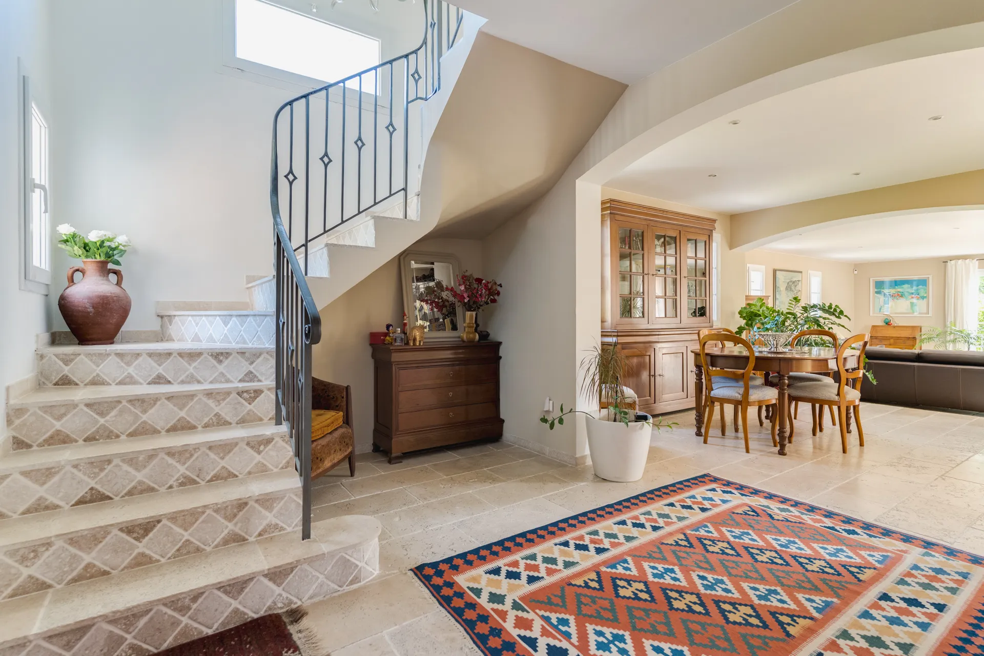 Vente maison Cassis au cœur du village au calme absolu, avec piscine, garage et vue sur le Cap Canaille