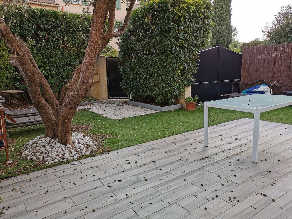 Vente maison Carnoux en Provence au calme, avec terrasse et véranda