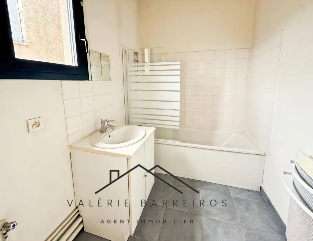 A saisir superbe appartement de 80 m² au 1er étage avec ascenseur