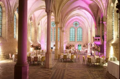 chic wedding in french abbey