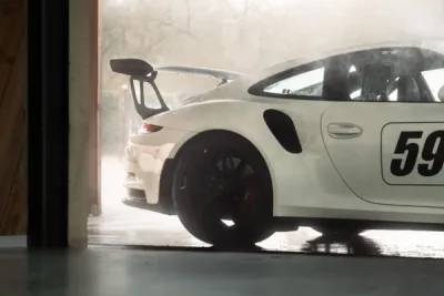 Entretien esthétique complet et suivi de traitement céramique sur Porsche 911 GT3 RS à Chantilly