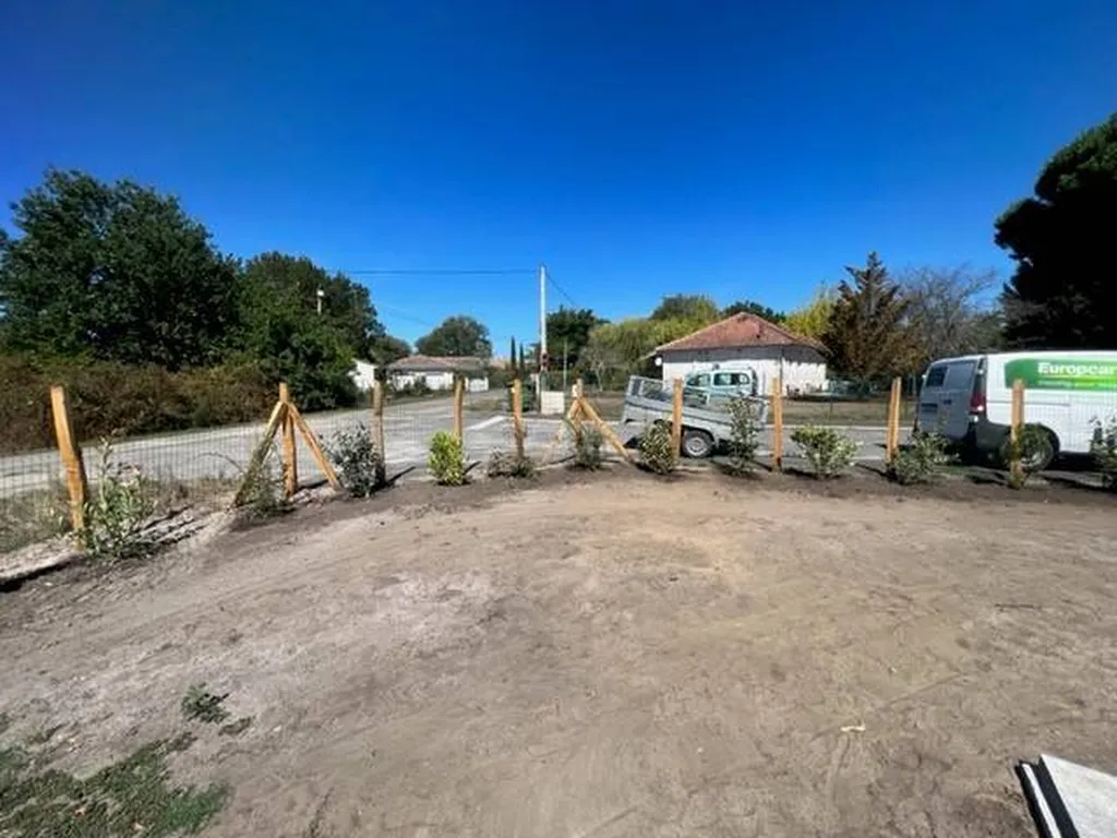 Clôture temporaire autour d’un terrain situé près d’Ychoux
