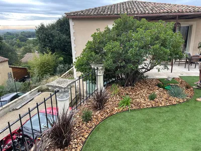 Réaménagement sur niveau d’un jardin aux Angles (30)