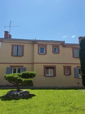  Votre artisan zingueur à Lavaur 81500, spécialiste de la réalisation de couvertines en zinc sur mesure et dans les règles de l’art.