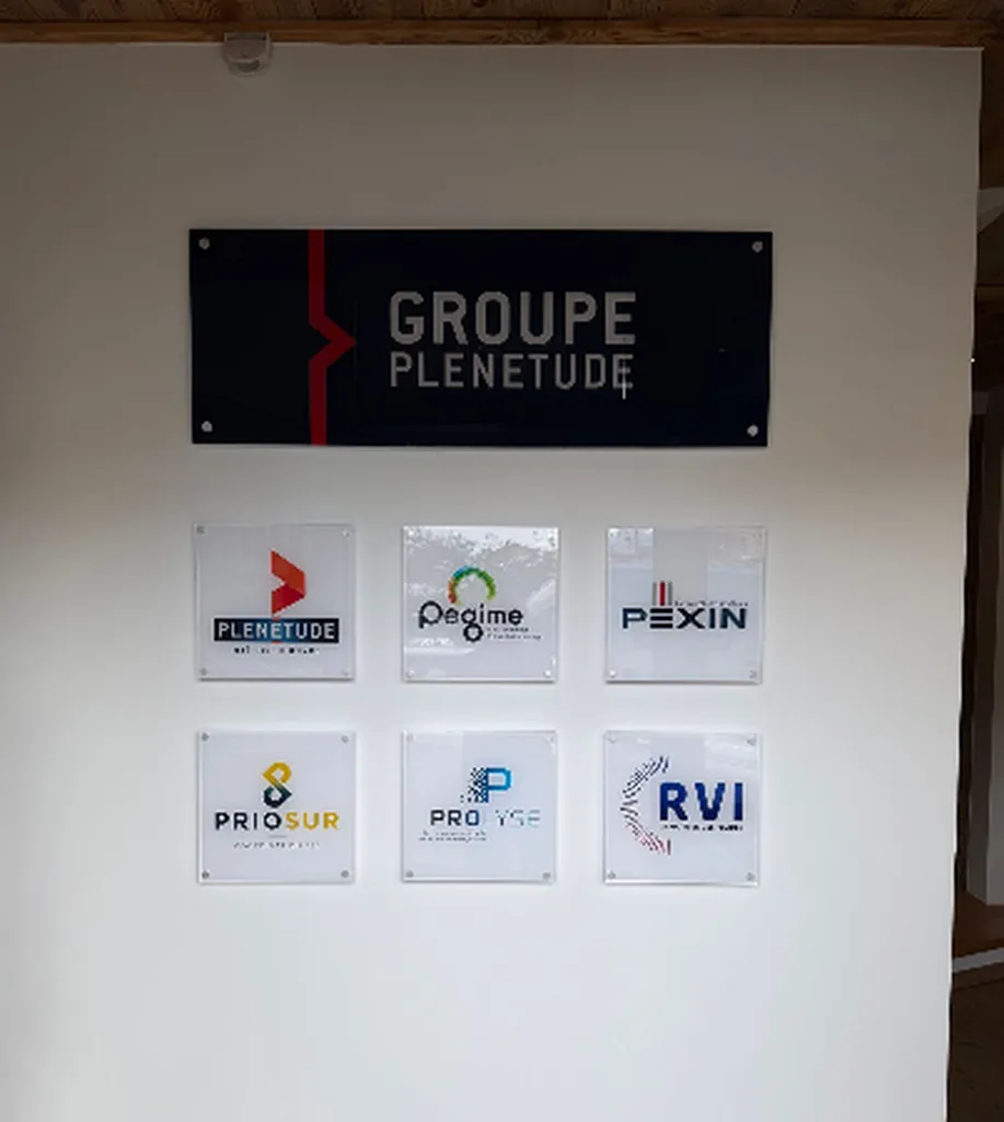 Plaque en Plexiglas sur mesure