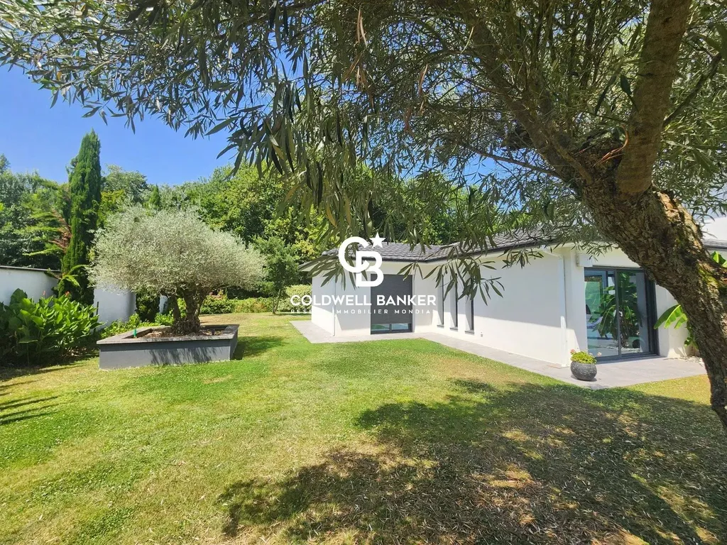 Maison contemporaine à moins de 20 minutes de Bordeaux – Vue dégagée, piscine et prestations haut de gamme
