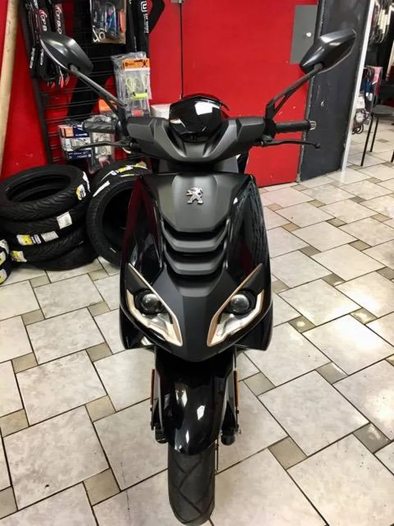 SCOOTER OCCASION PEUGEOT SPEEDFIGHT 50 SIX FOURS LES PLAGES