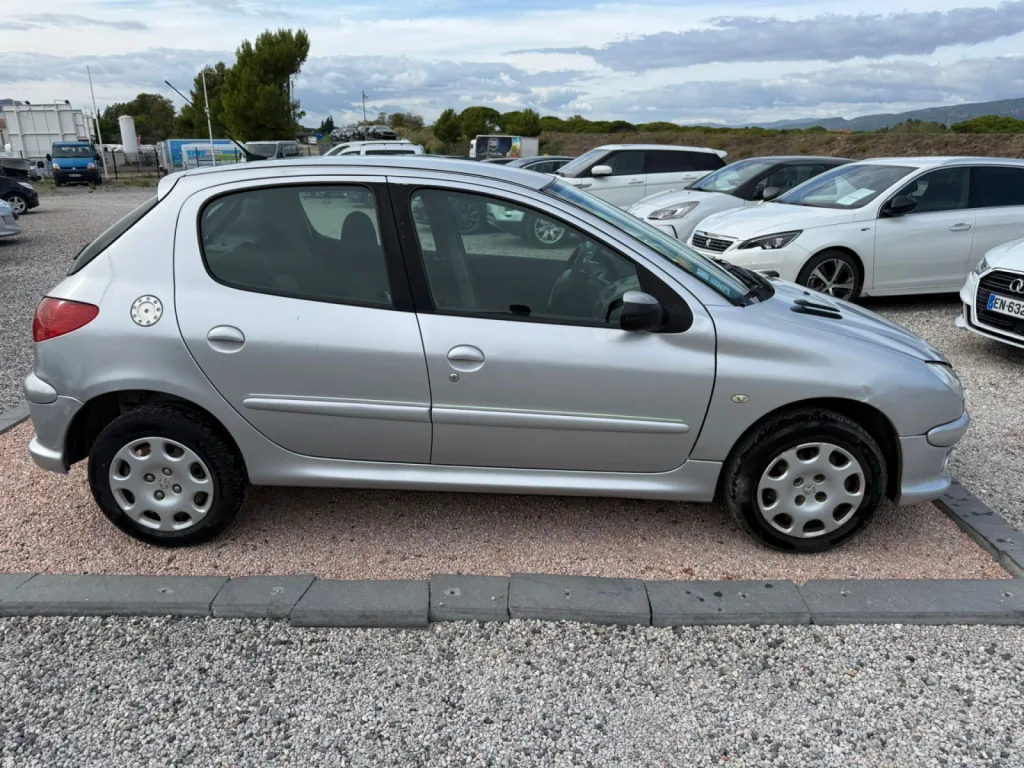 PEUGEOT 207 1.4 HDI 70 XBOX 360 5 PORTES