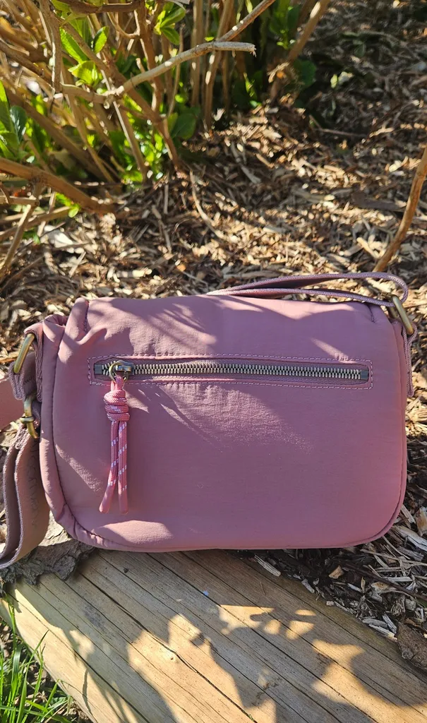 Sac Woomen  Primevère couleur Candy disponible chez Evasion à Eu