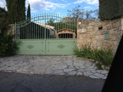 PORTAIL CHATEAUNEUF LES MARTIGUES