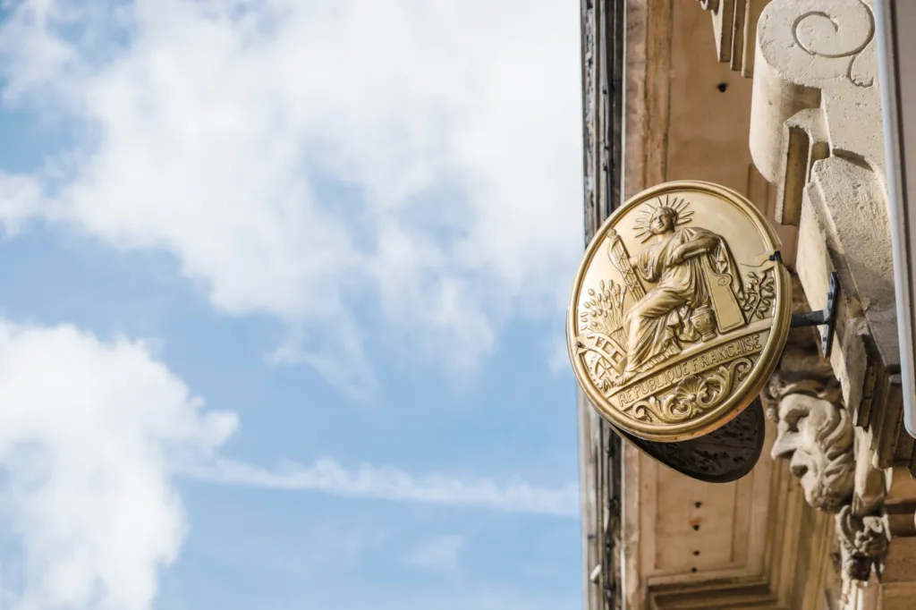 Relancer un débiteur particulier ou professionnel grâce à un commissaire de justice qualifié intervenant à Cagnes-sur-Mer pour recouvrement amiable