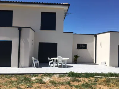 Fabricant de gouttières aluminium Avignon produit design durable compatible avec toit plat ou incliné