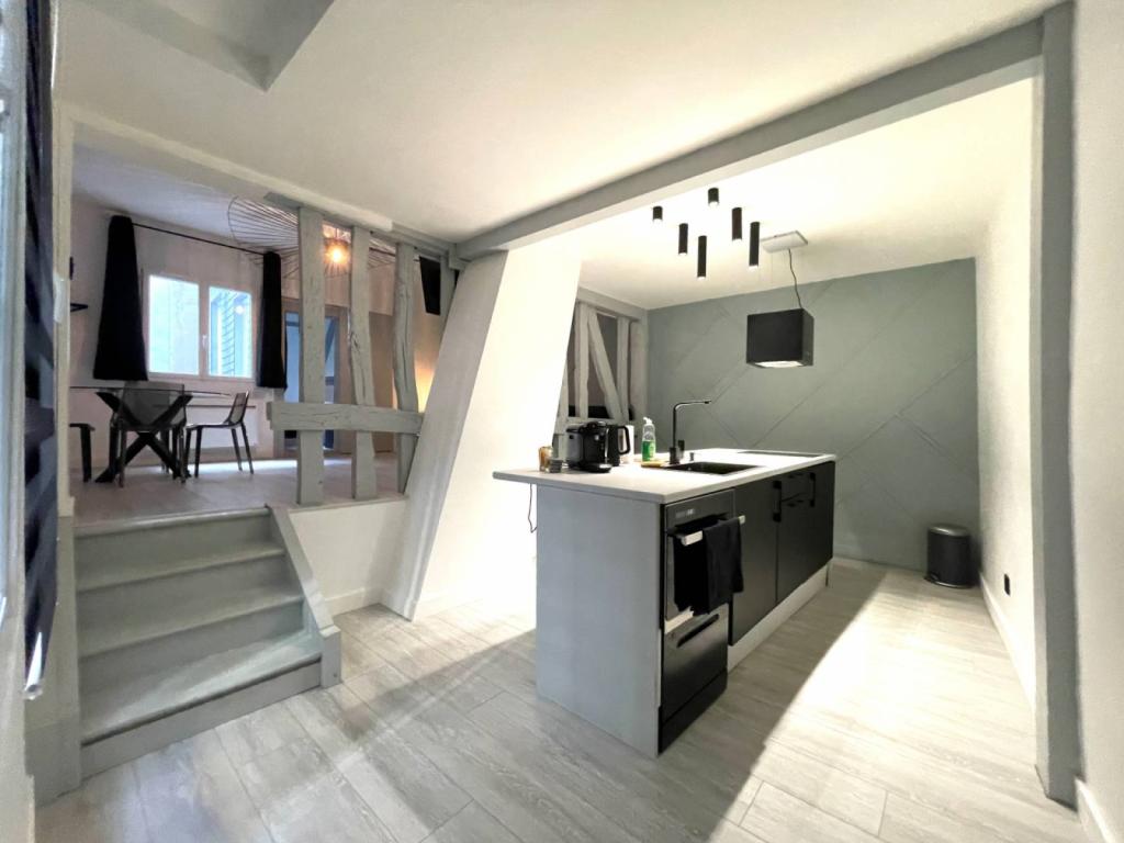 Cuisine ouverte en colombages 