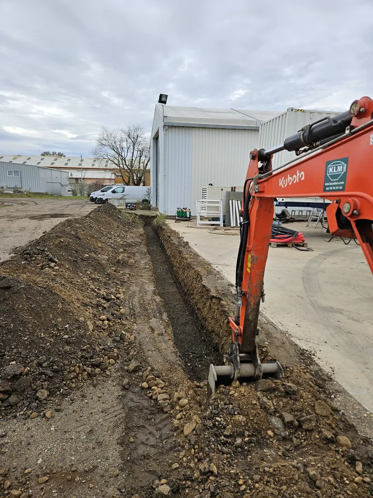 Devis pour chantier de terrassement et VRD à Saint-Pierre-de-Chandieu (Rhône) : Création de tranchées, pose de réseaux Plymouth et installation de regard