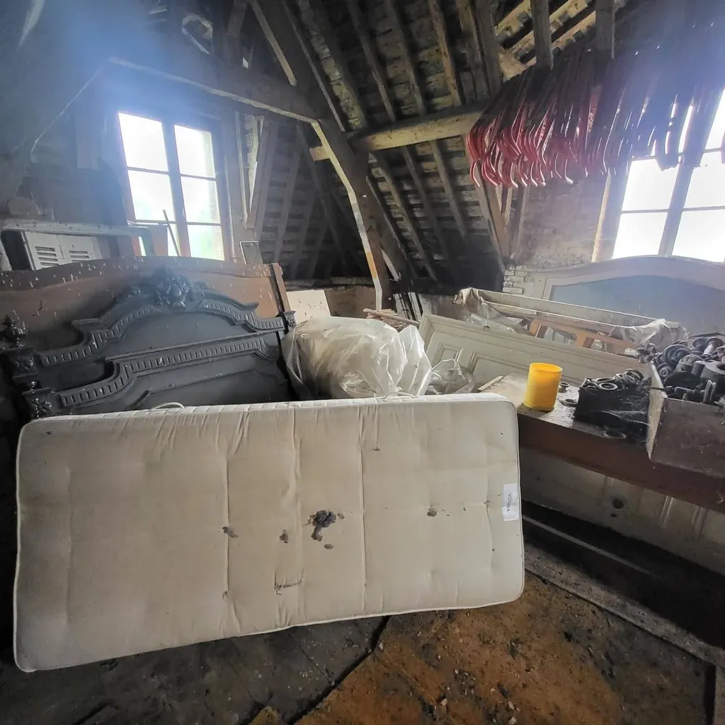 Entreprise de débarras de greniers et maisons anciennes encombrées près de Gainneville : service rapide au meilleur prix