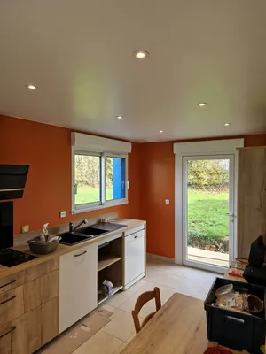 murs cuisine laque satinée de chez ARGILE  terre de feu