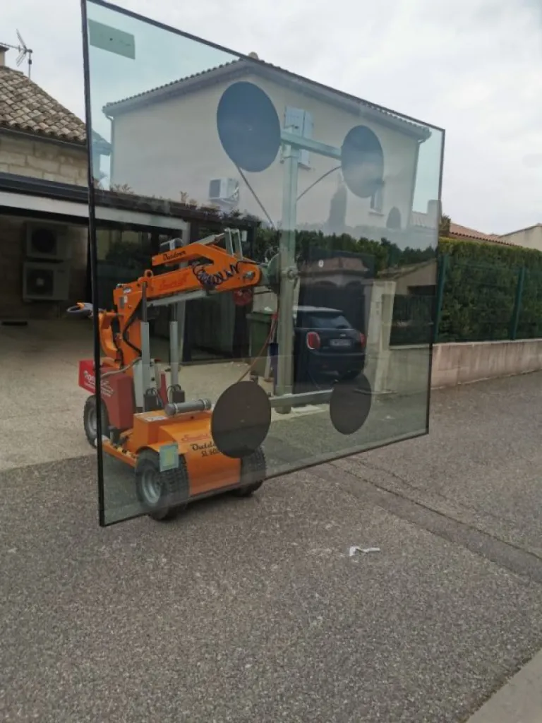 Fermeture d'un carport en vitrage isolant et menuiserie alu sur Maussane