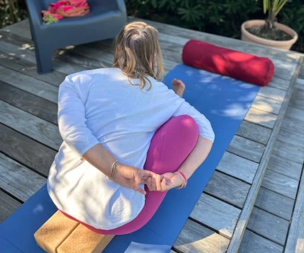 Ardha Baddha Parivrtta Malasana