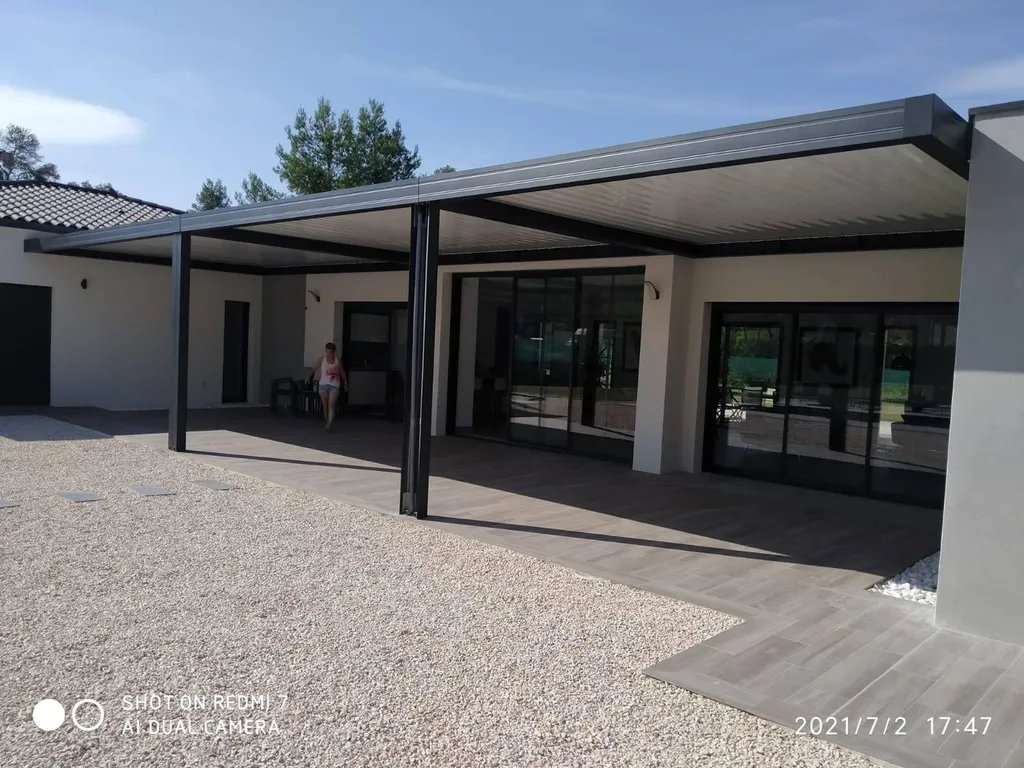 Pergola Anthracite à Saint Gély du Fesc proche de Montpellier dans l'Hérault