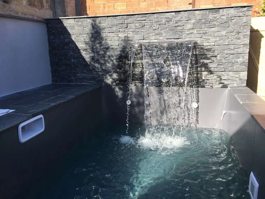 intervention rapide pour changement de pompe à filtration d'une piscine dans une villa du Cap-Ferret