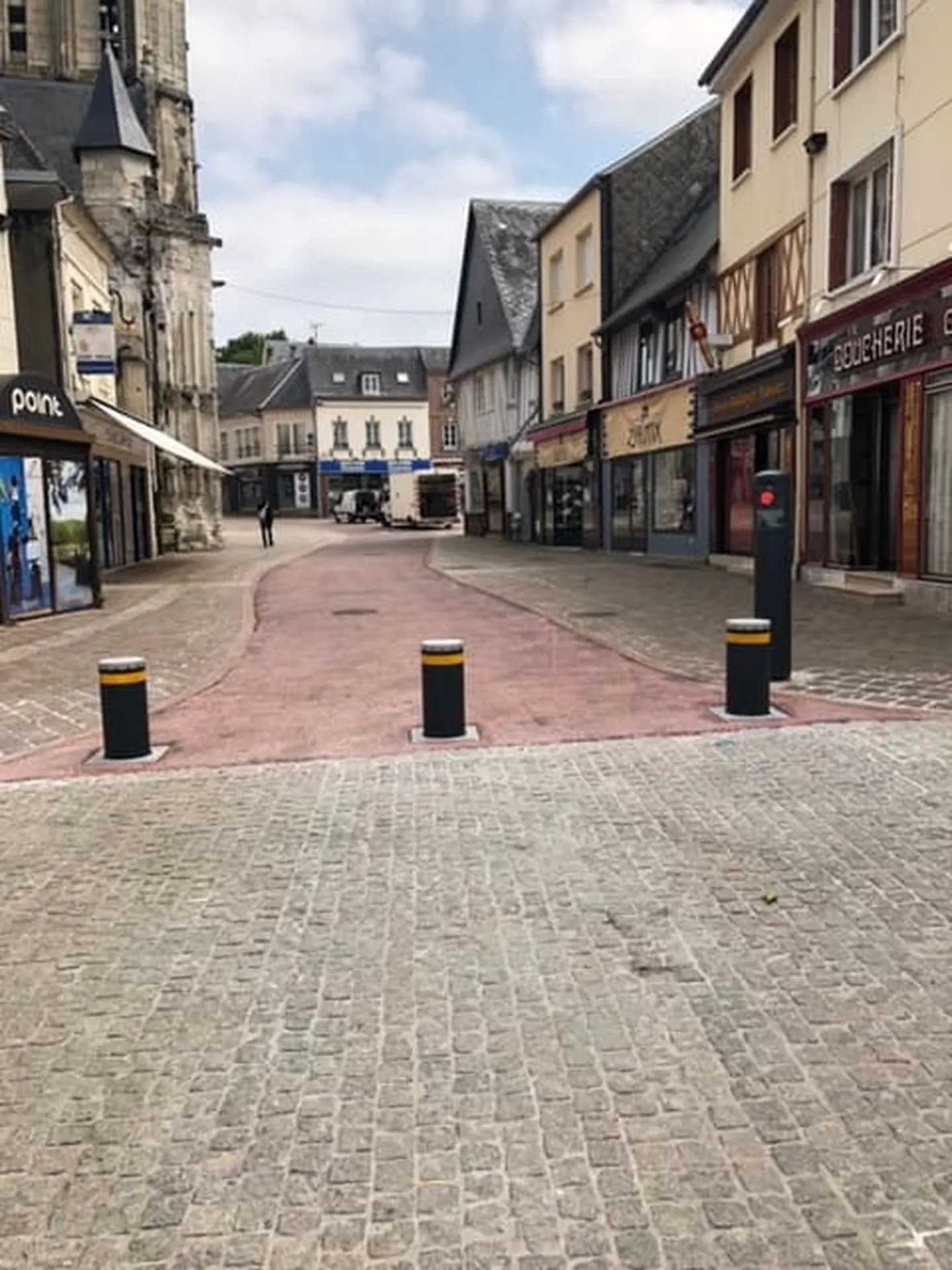 Pose de Systèmes de Contrôle d'accès collectivité, Bornes Escamotables et Tourniquets de Sécurité au Havre dans le calvados 14 et ses AlentoursPose de Systèmes de Contrôle d'accès collectivité, Bornes Escamotables et Tourniquets de Sécurité au Havre dans 