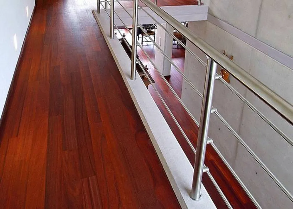 Parquet massif en bois exotique PADOUK