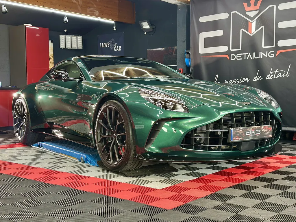 protection carrosserie PPF traitement céramique sur Aston martin Vantage Lyon 