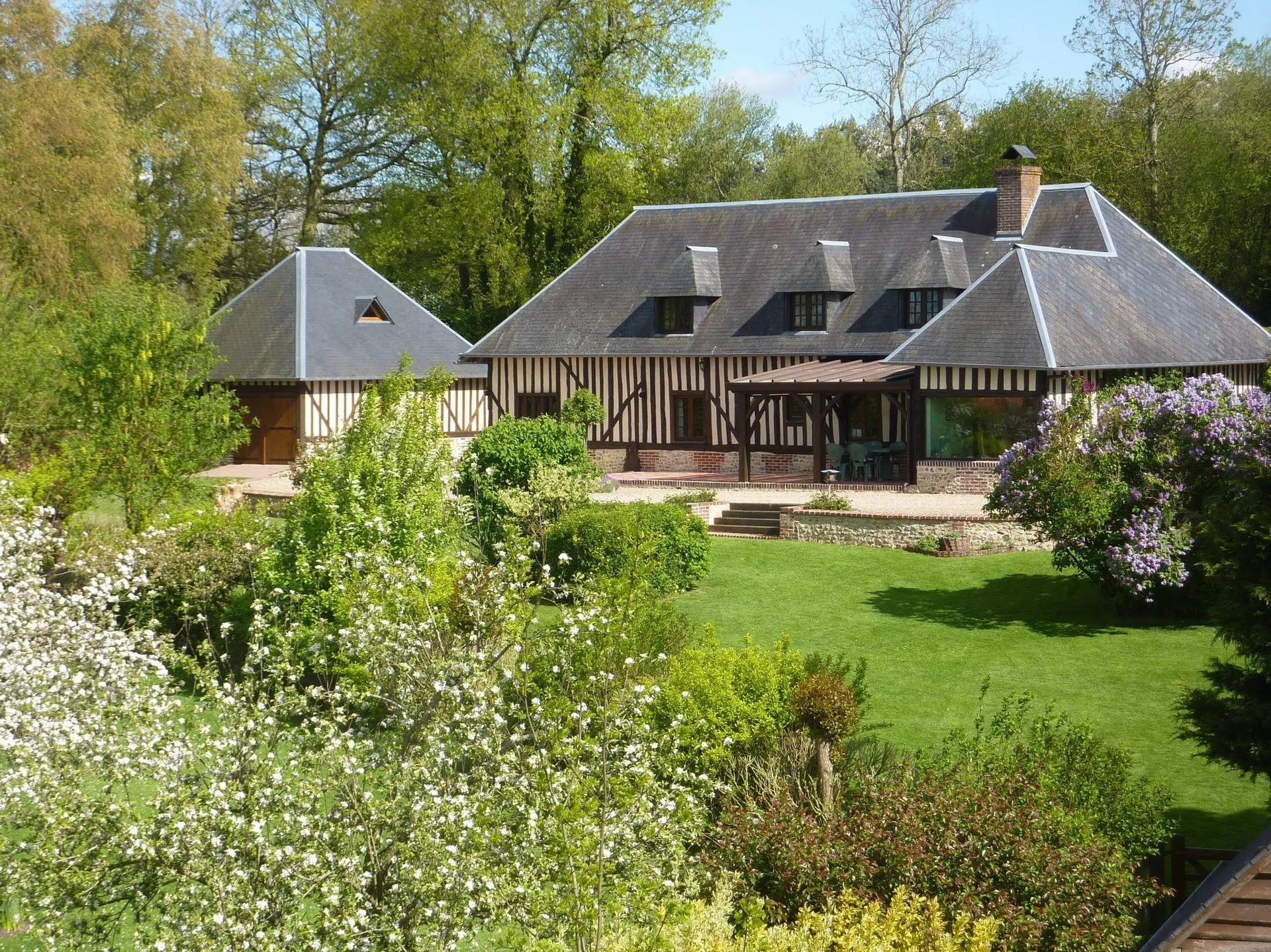 A vendre Ancien Pressoir sur parc arboré de 6145m² région Cambremer 14340