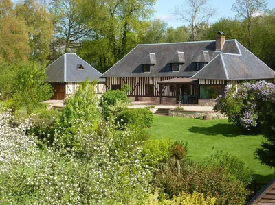 A vendre Ancien Pressoir sur parc arboré de 6145m² région Cambremer 14340