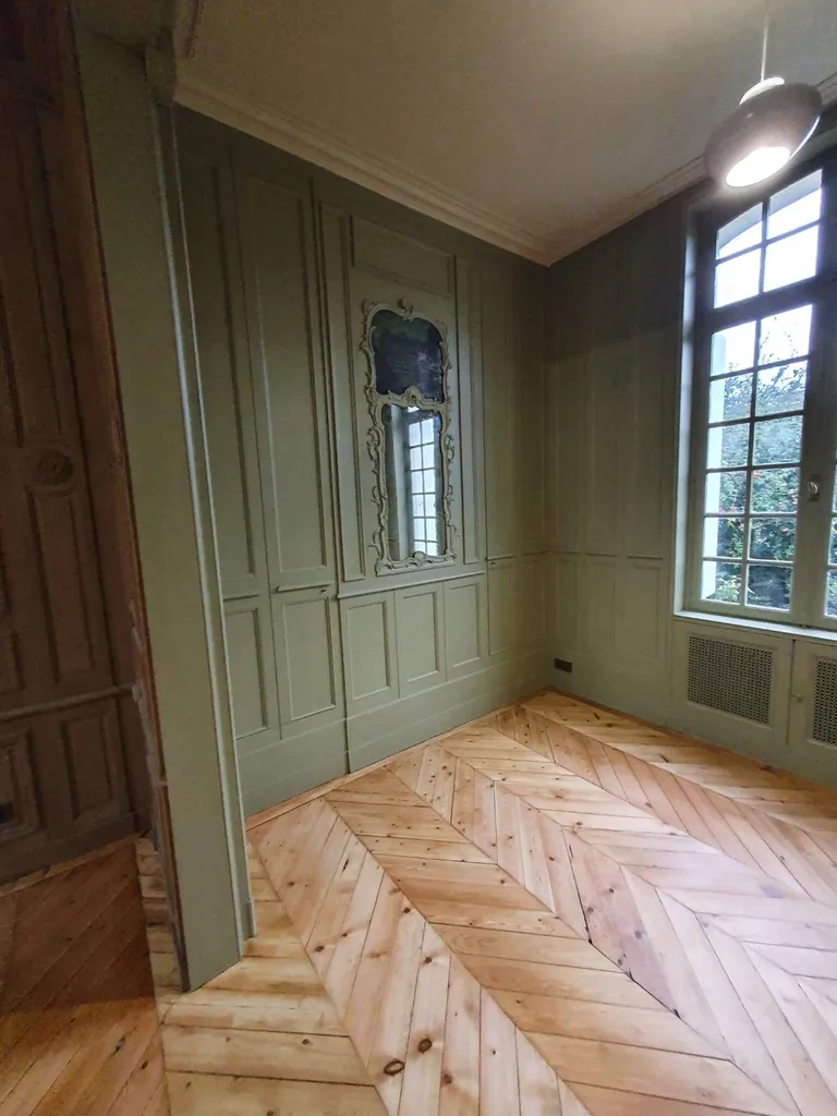 Trouver un peintre professionnel pour la rénovation complète d'une maison de Maître à QUICAMPOIX proche ISNEAUVILLE
