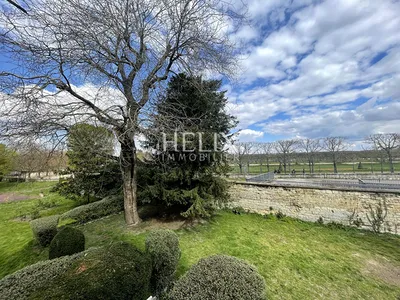 Magnifique appartement traversant 3 chambres, 3 balcons, box, vue sur le parc du Château de Saint-Germain-en-Laye