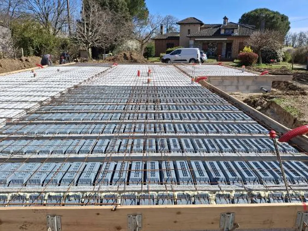 Faire construire une villa T4 RE2020 avec aménagement extérieur et clôture à Grenade-sur-Garonne