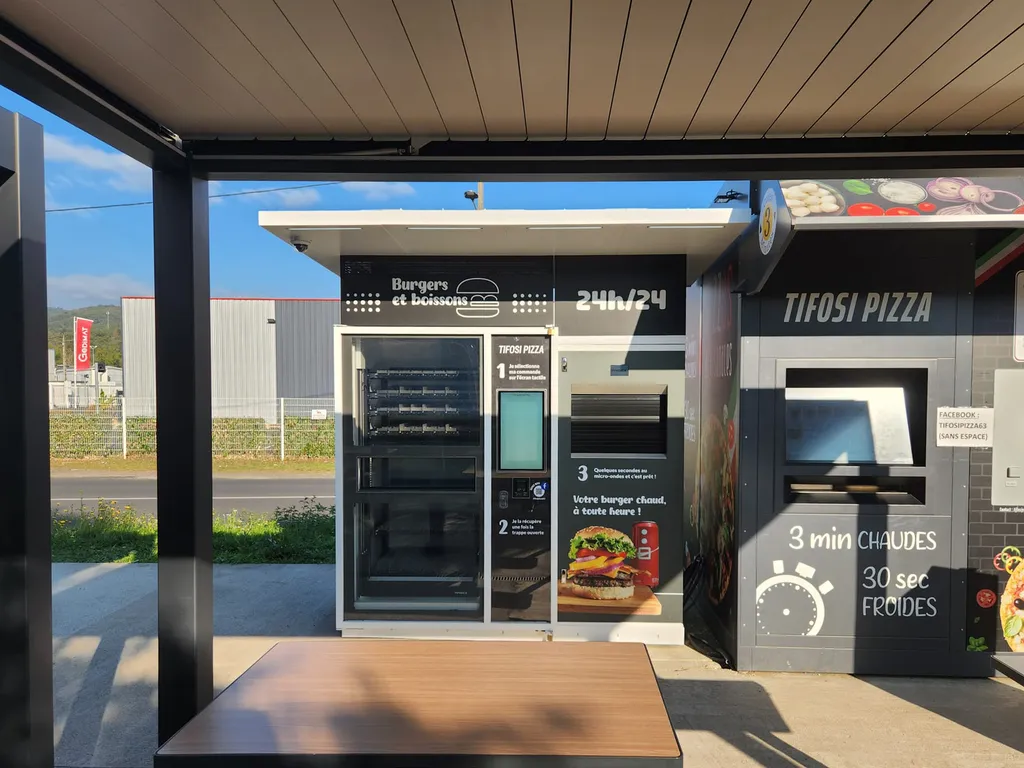 Vente de distributeur automatique de burgers chauds et boissons fraiches avec paiement par carte bancaire en France